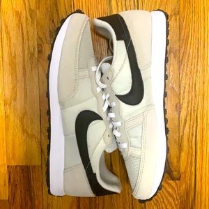 Nike Men’s Challenger OG